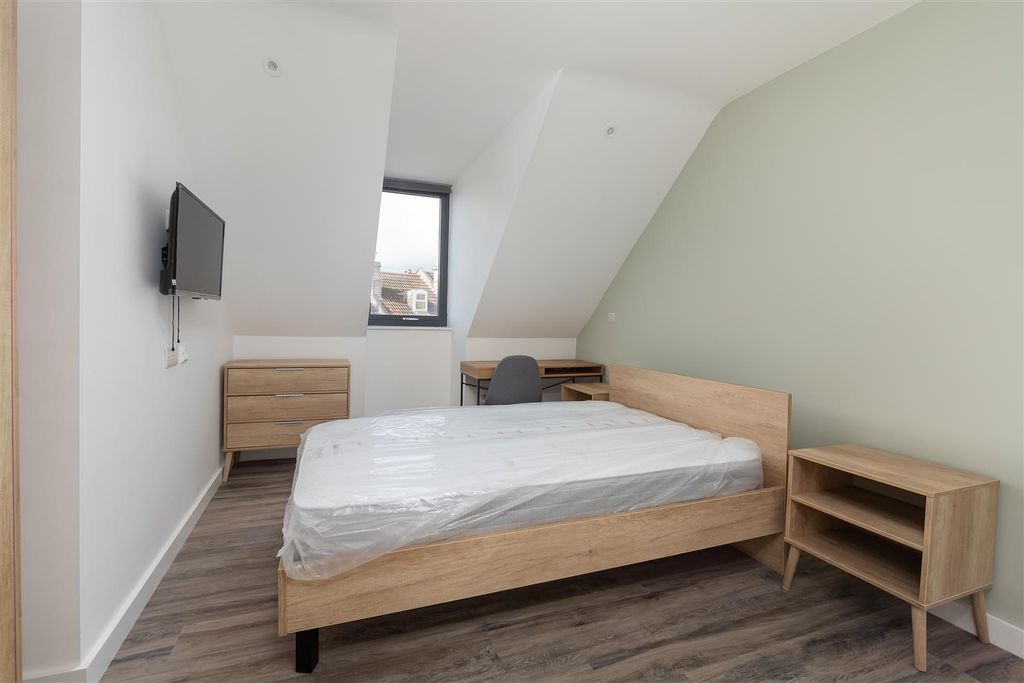 Additional image 4 of 4 bed flat to rentNew North Road, Exeter EX4