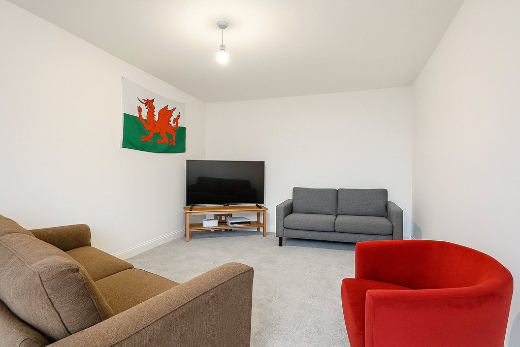 Additional image 2 of 6 bed semi-detached house to rentSlade Baker Way, Bristol, Gloucestershire BS16