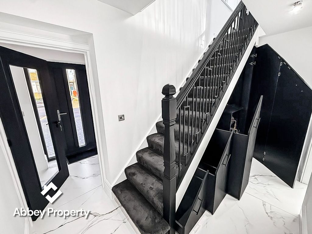 Additional image 17 of 5 bed semi-detached house to rentPriestleys, Luton LU1