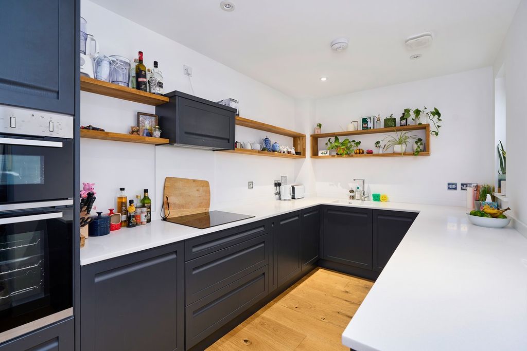 2 bed flat to rentBloomfield Park, Bath BA2 photo 4