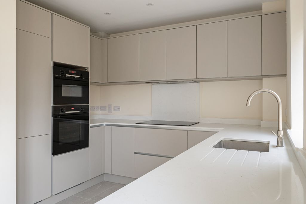 Additional image 2 of 4 bed town house to rentStation Road, Hungerford RG17