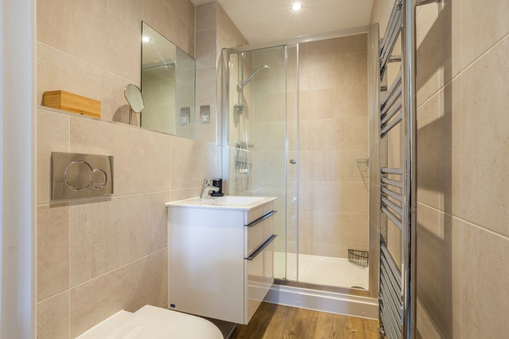 Additional image 16 of 2 bed flat to rentWindsor Court, Marlow SL7