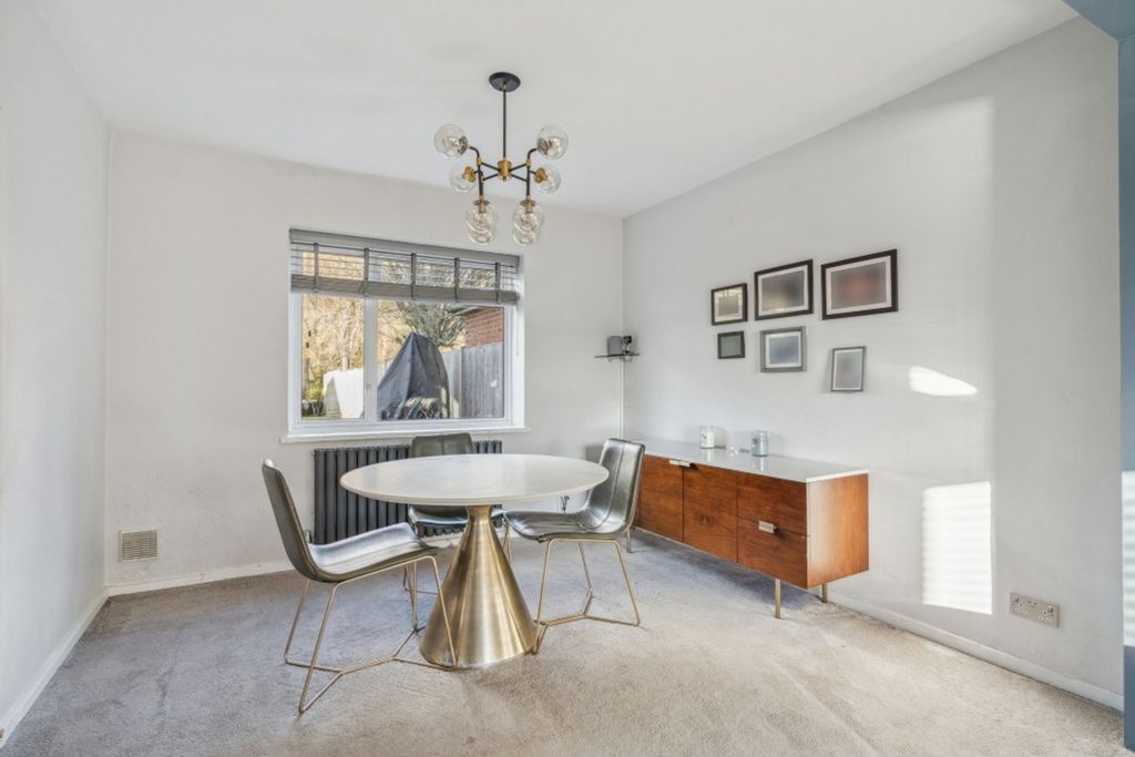 Additional image 5 of 3 bed semi-detached house to rentMaxwell Road, Beaconsfield HP9