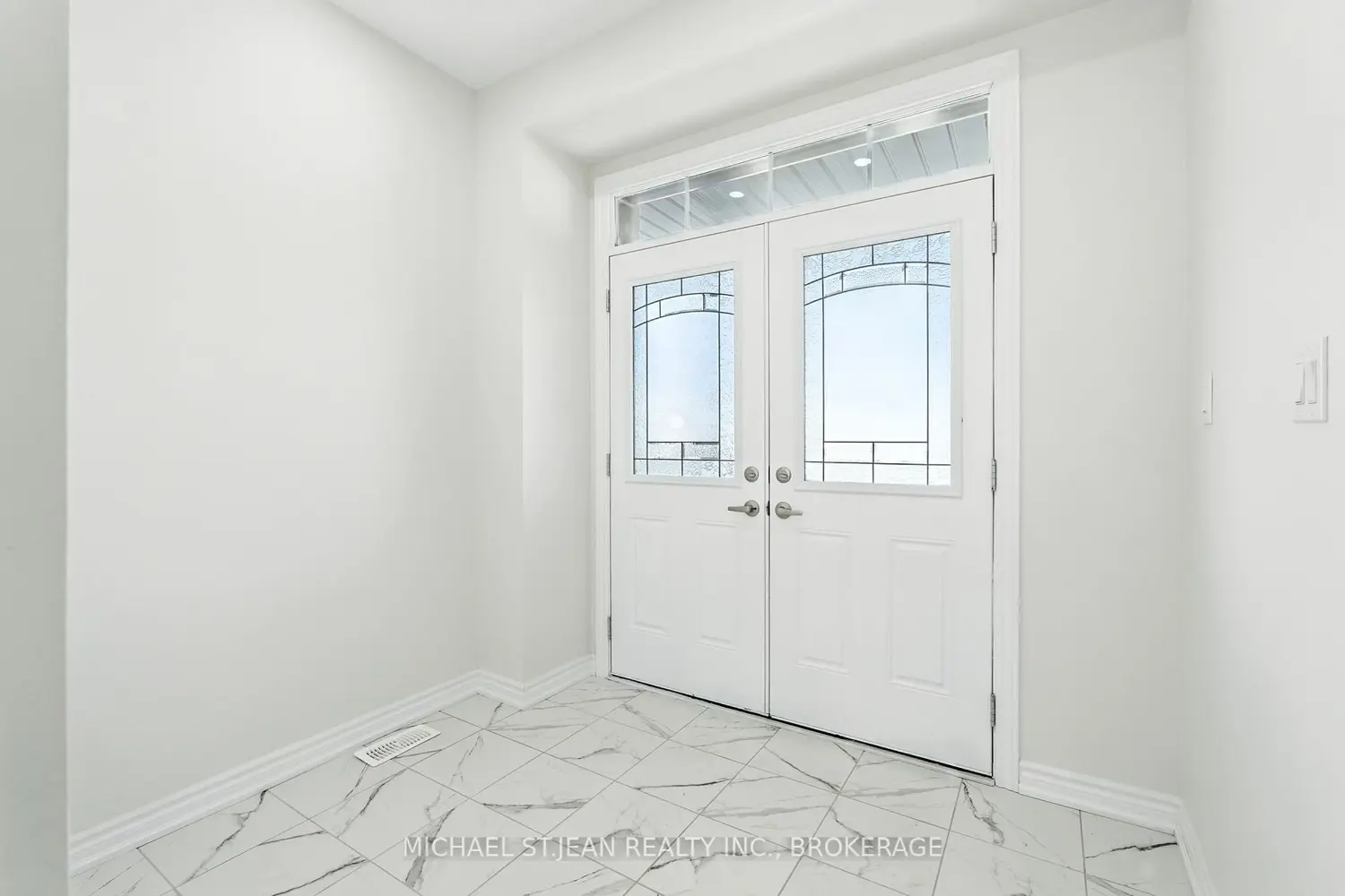 Additional image 3 of 421 Barker Parkway