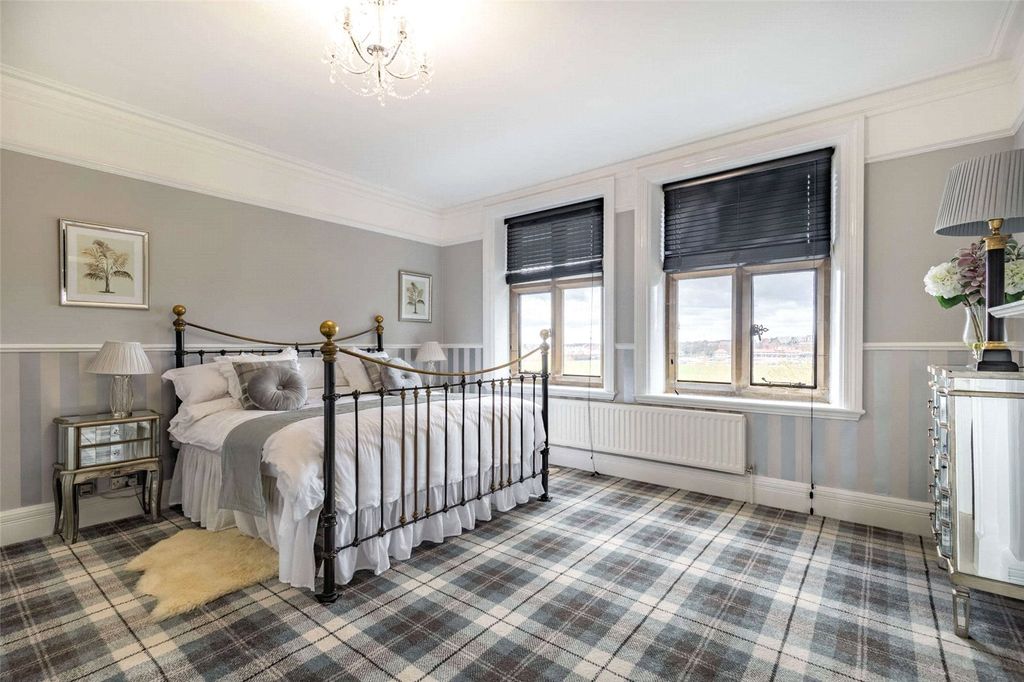Additional image 11 of 5 bed semi-detached house to rentCurzon Park North, Chester CH4