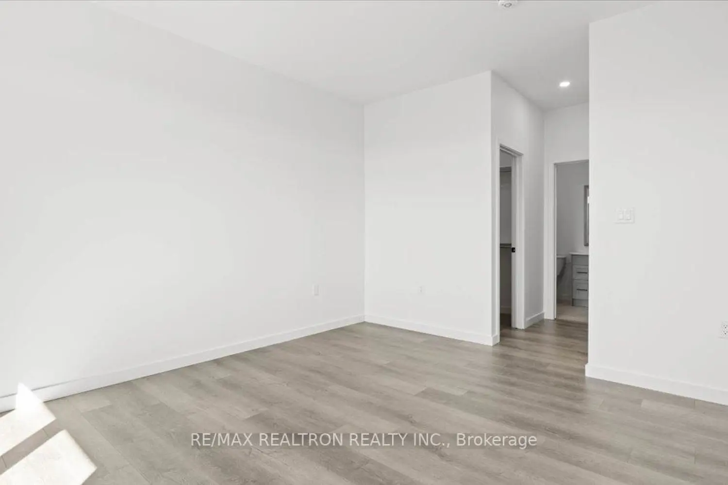 Additional image 9 of 47 Summit Crescent