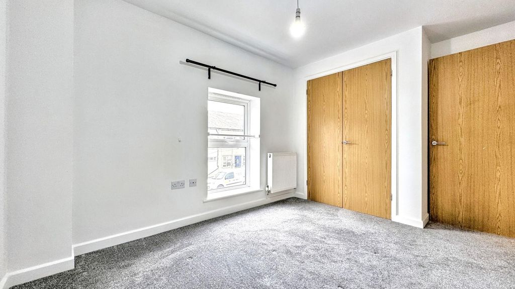 Additional image 11 of 4 bed end terrace house to rentAshley Mews, Portview Road, Bristol BS11