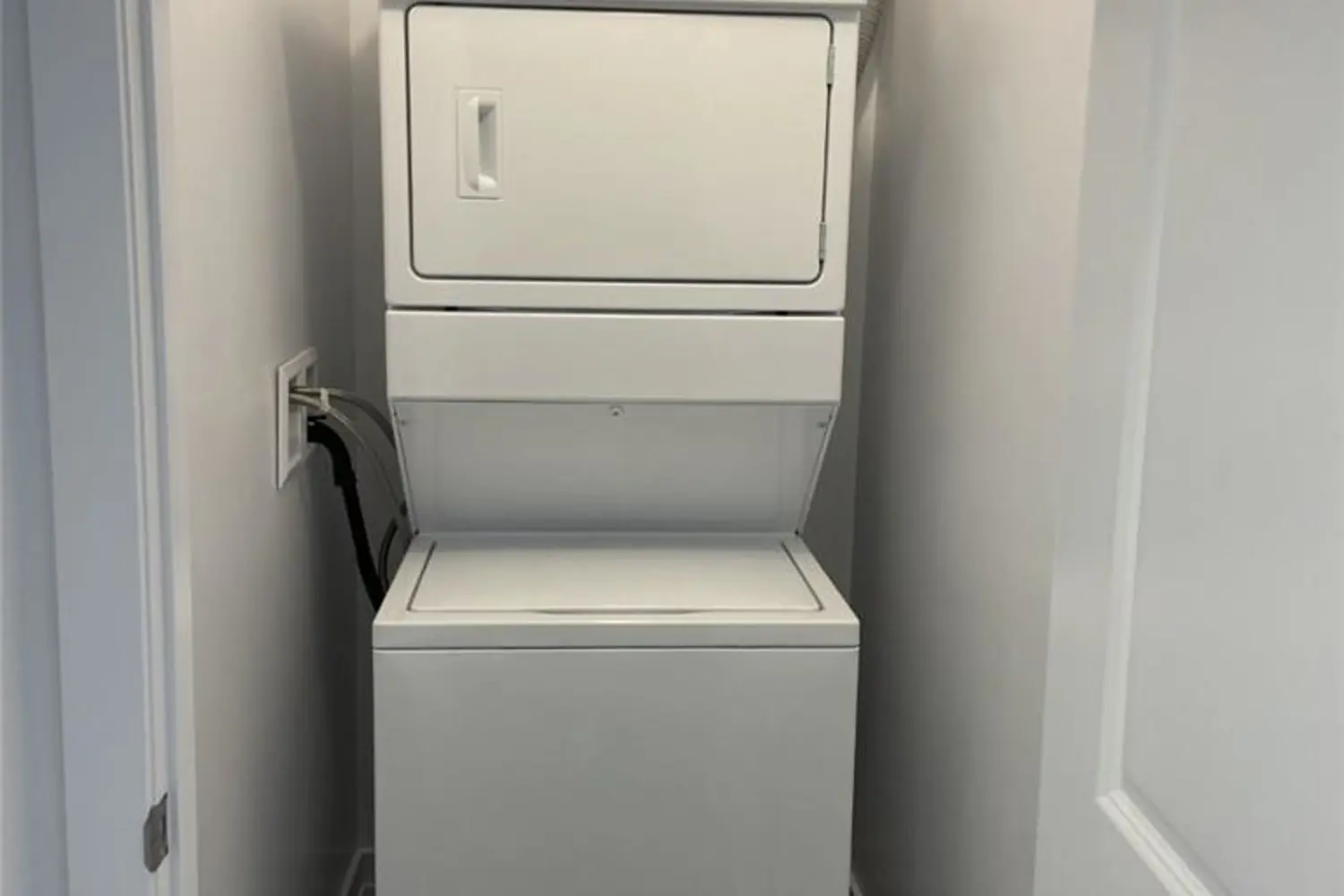 Additional image 6 of 5055 Greenlane Road 424