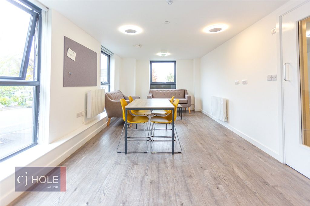 5 bed shared accommodation to rentCheswick Campus, The Square, Long Down Avenue, Bristol BS16 photo 4