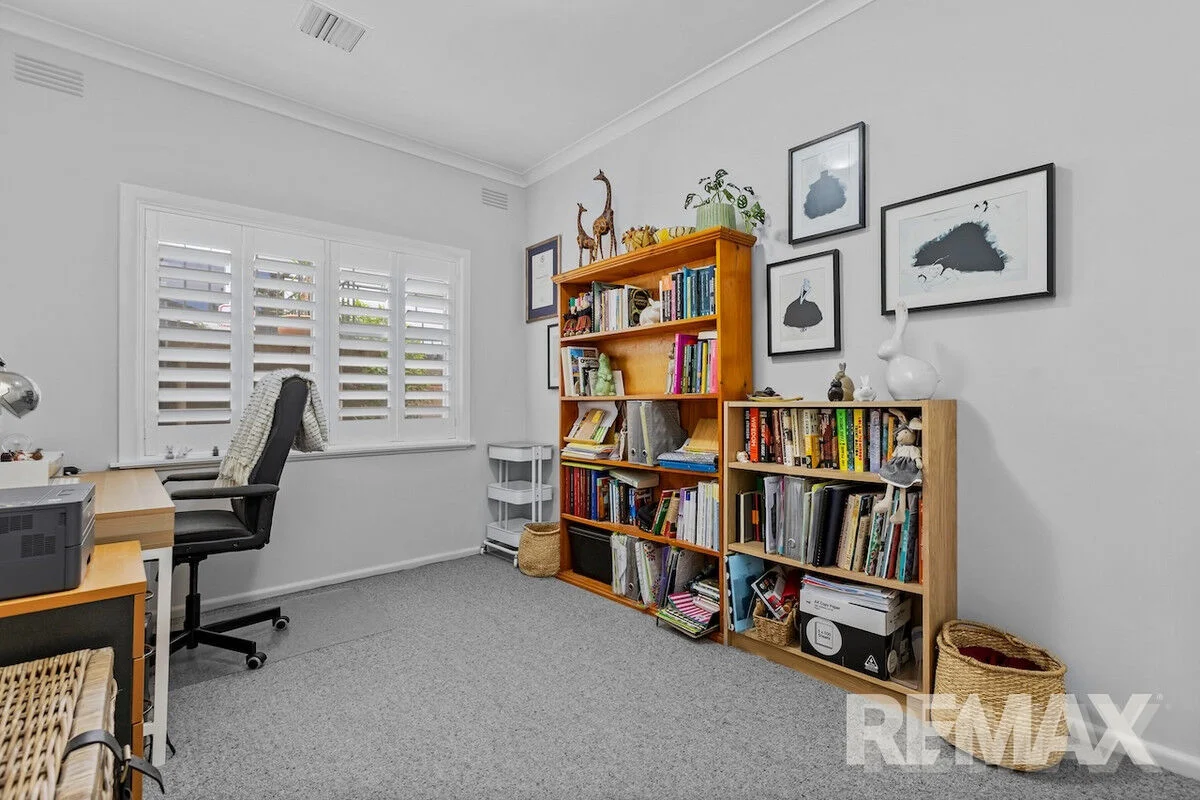 Additional image 20 of 8 Sunshine Avenue, Turvey Park NSW 2650