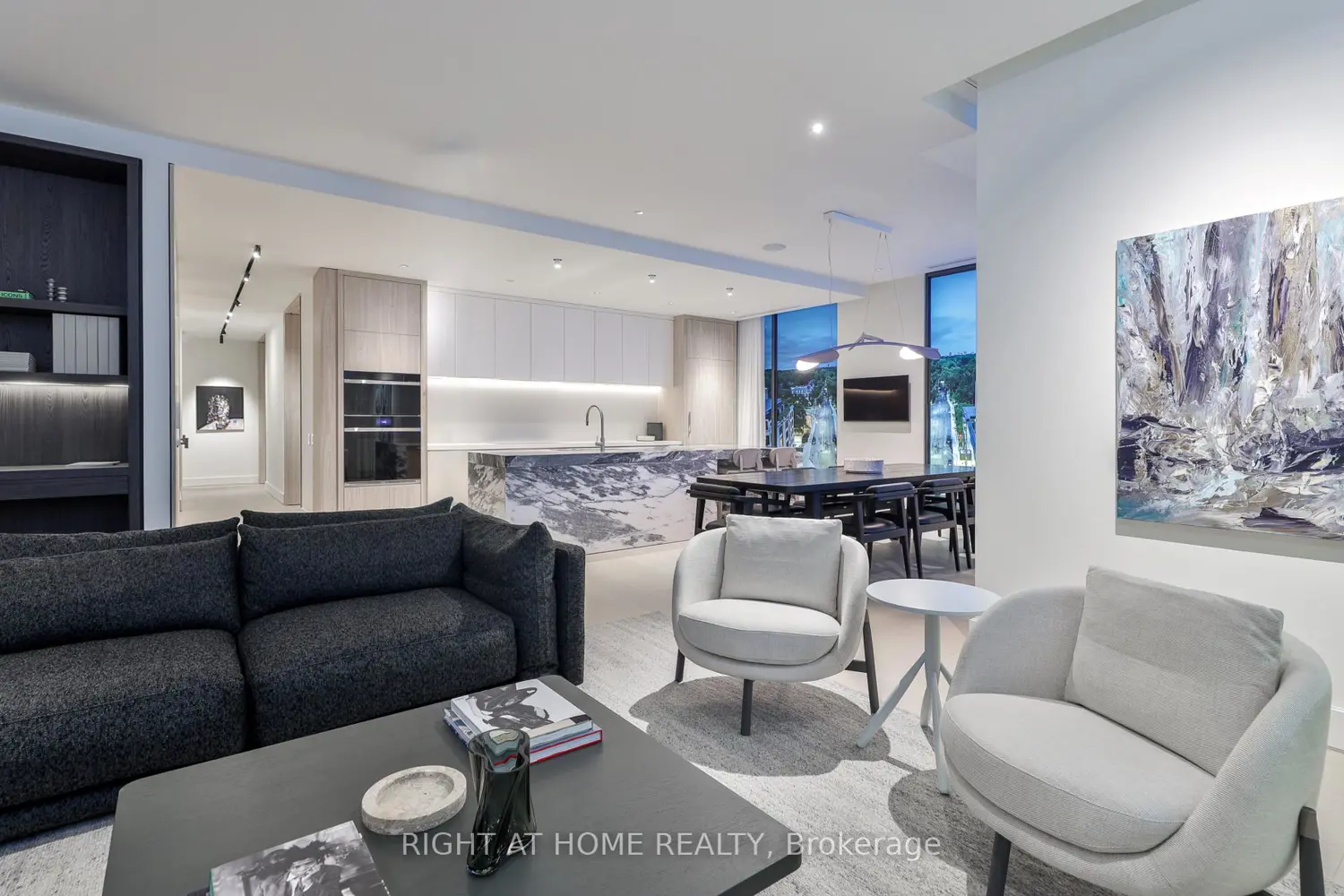 Additional image 3 of 1 Roxborough Street 403