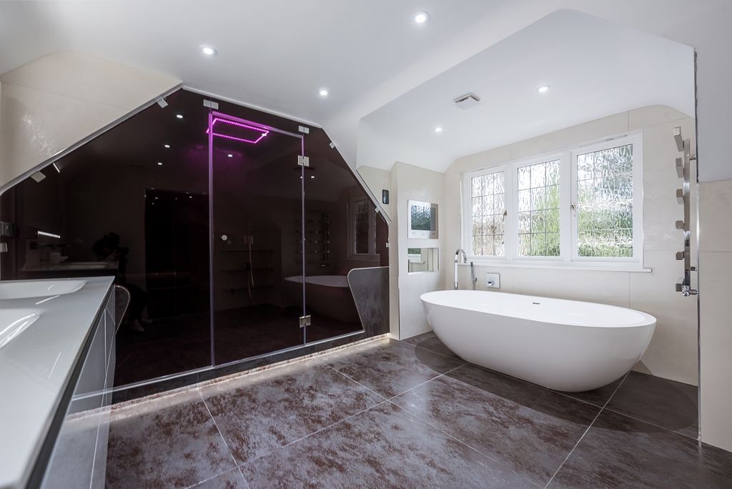 Additional image 11 of 6 bed detached house to rentDukes Kiln Drive, Gerrards Cross SL9