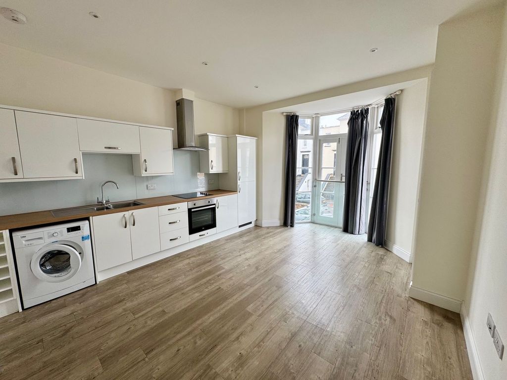 Additional image 4 of 1 bed flat to rentSt. Marks Road, St. Helier JE2
