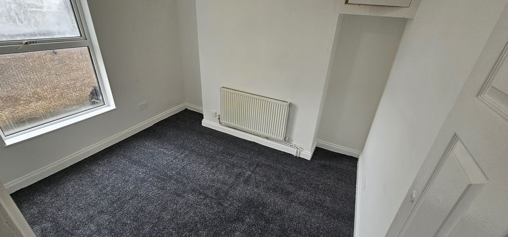 Additional image 4 of 6 bed semi-detached house to rentUnion Street, Luton LU1