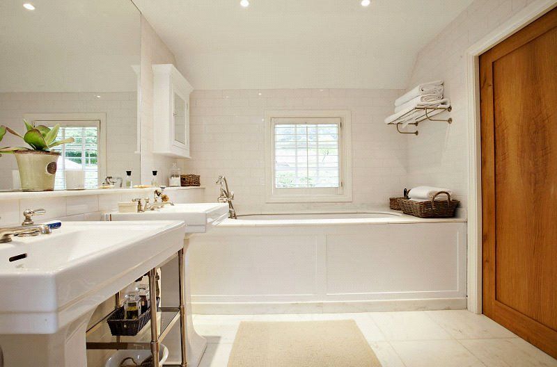Additional image 12 of 5 bed detached house to rentFrieth Road, Marlow, Buckinghamshire SL7