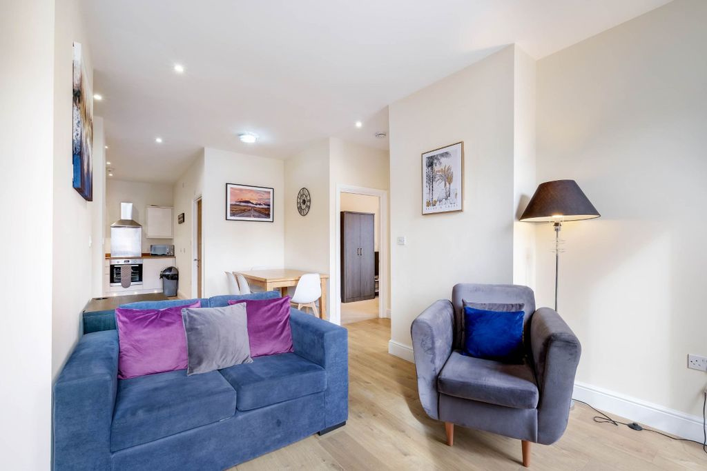 Additional image 14 of 2 bed flat to rentQueen Street, Maidenhead SL6