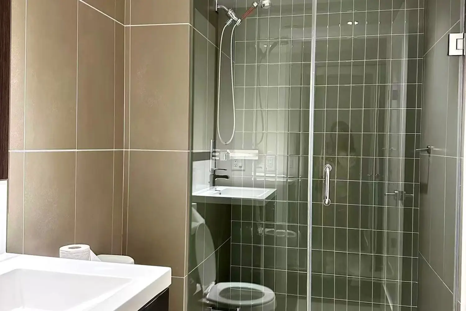 Additional image 8 of 2 Anndale Drive 2505