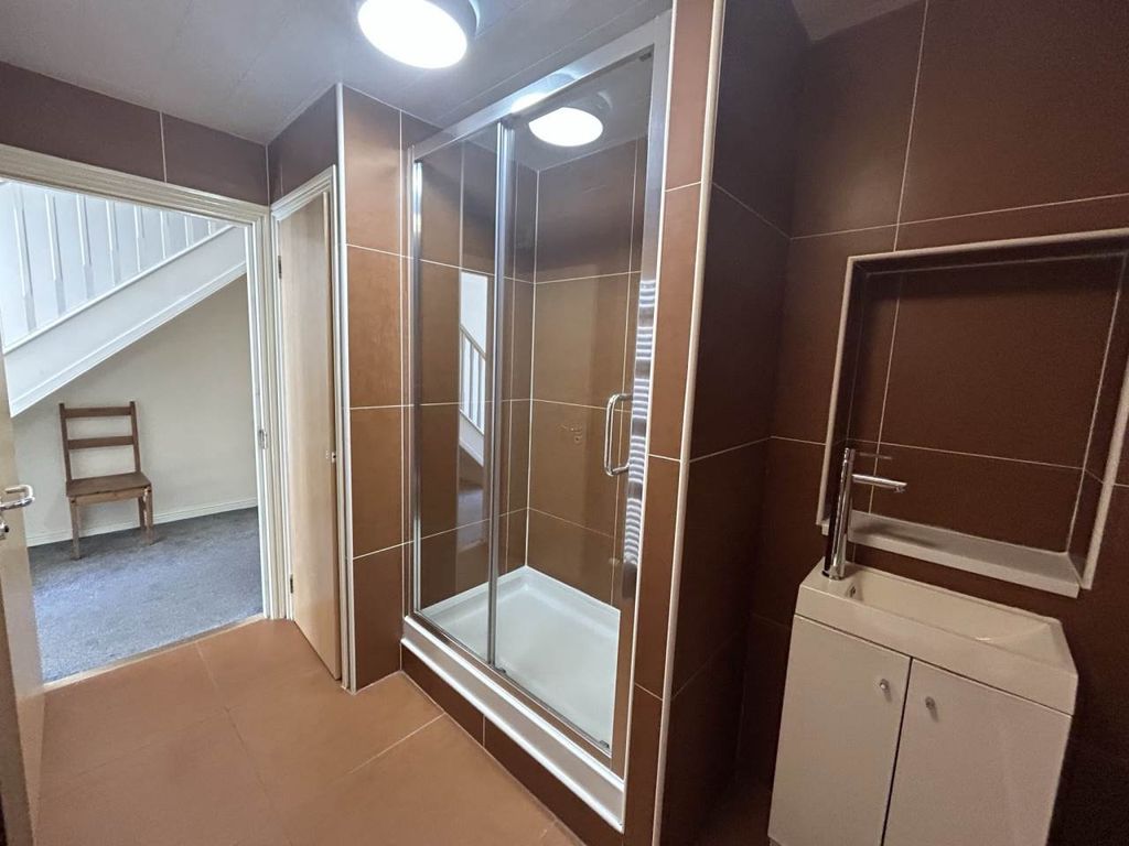 Additional image 7 of 5 bed town house to rentBrook Gardens, Dundee DD1