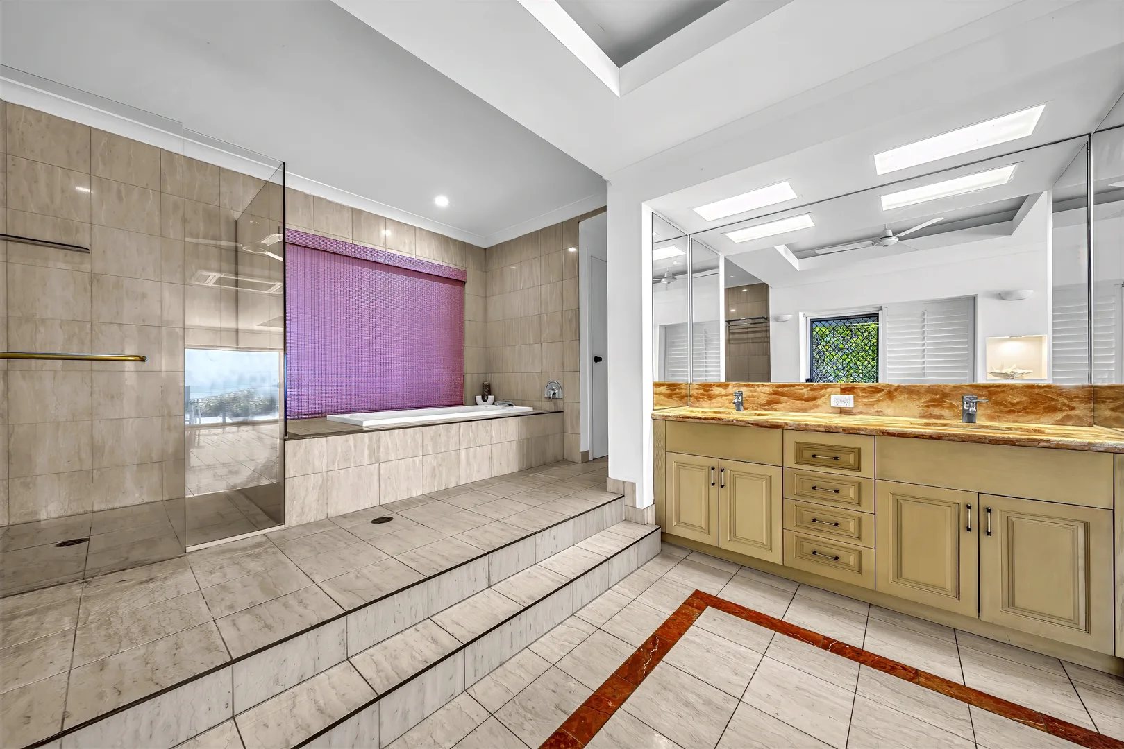 Additional image 19 of 88 Yachtsman Parade, Cannonvale QLD 4802