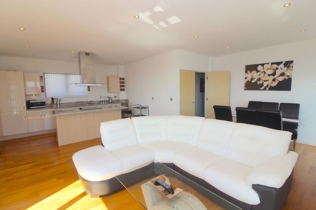 2 bed flat to rentKings Road, Swansea SA1