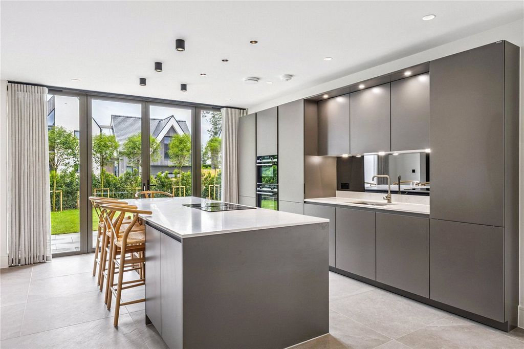 Additional image 10 of 4 bed detached house to rentLowood Place, Wilmslow, Cheshire SK9