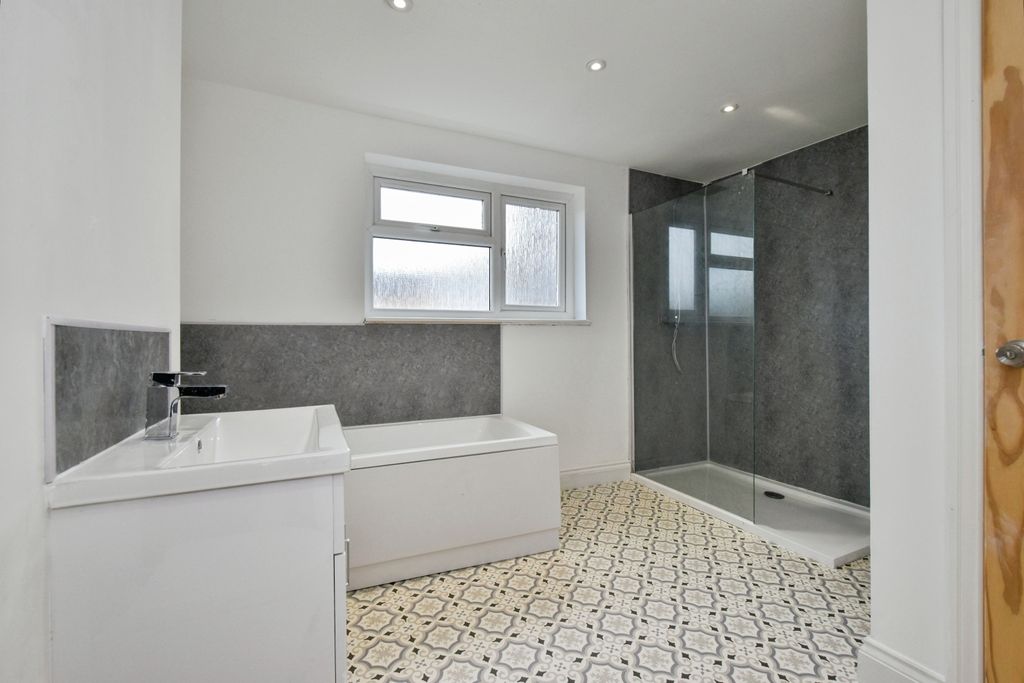 Additional image 7 of 3 bed property to rentGron Road, Ammanford SA18