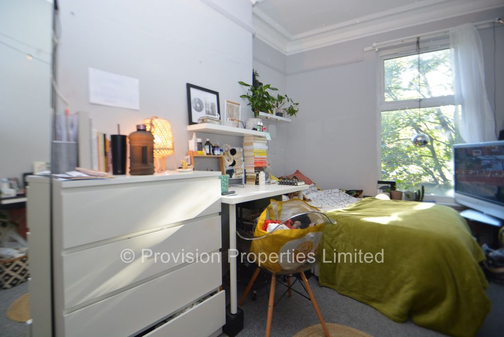 Additional image 7 of 8 bed end terrace house to rentVictoria Road, Hyde Park, Leeds LS6