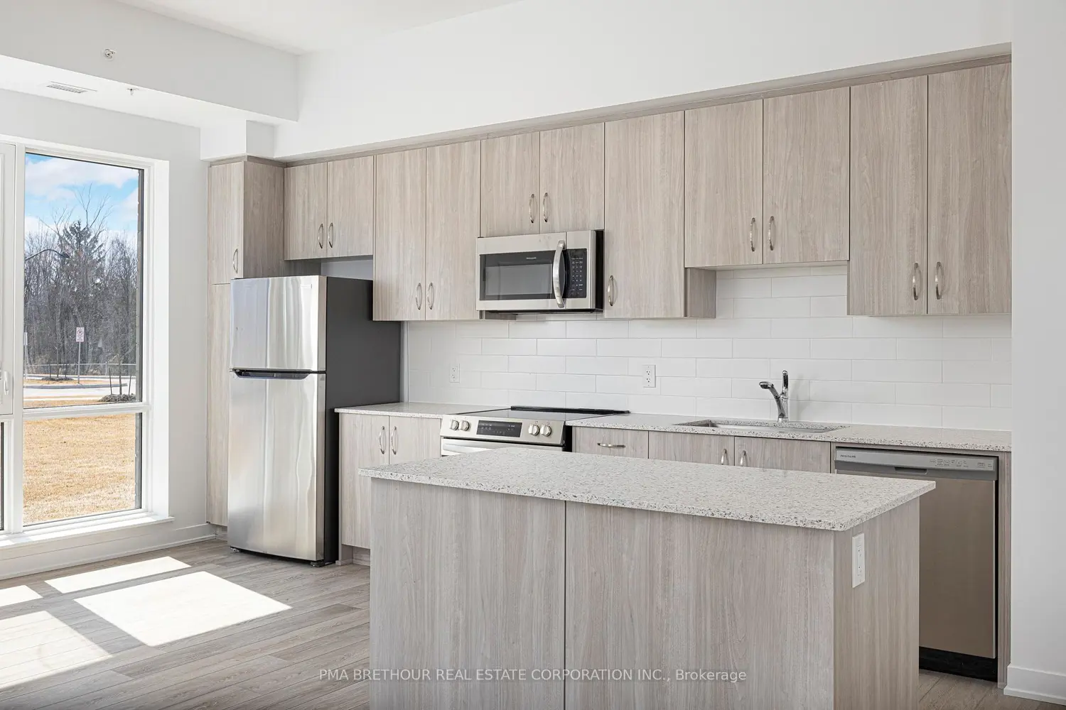 Additional image 4 of 385 Arctic Red Drive 105