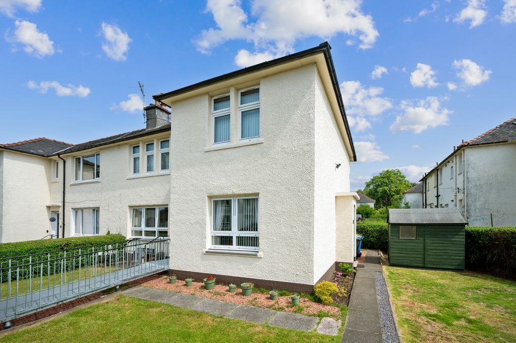 2 bed flat to rentCedar Avenue, Mountblow, Clydebank G81