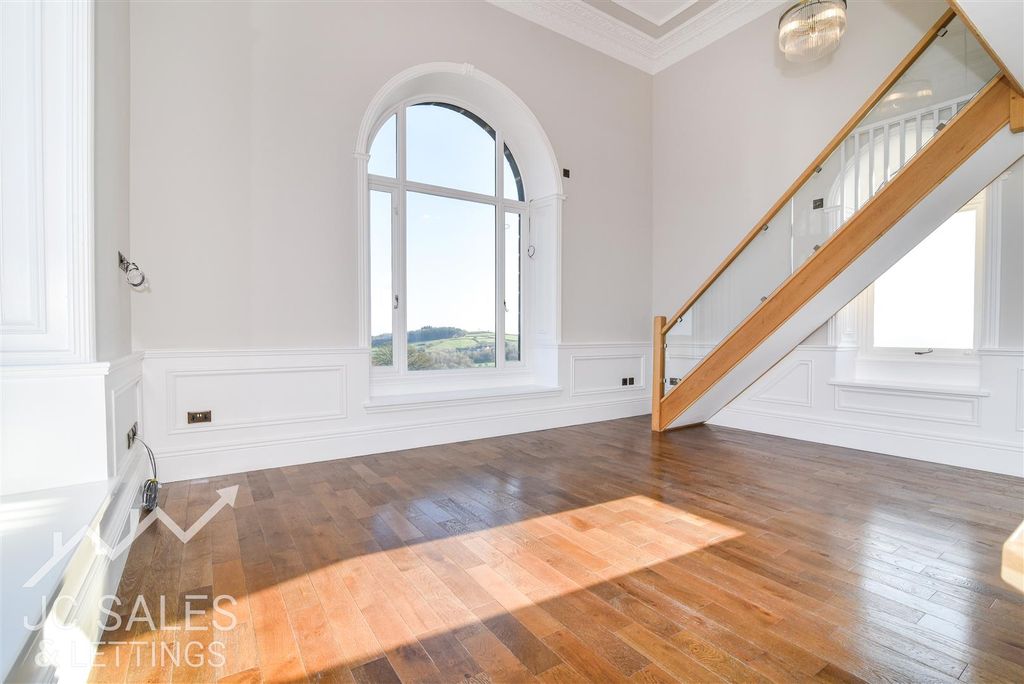 Additional image 9 of 2 bed flat to rentRiber Castle, Riber Road, Riber, Matlock DE4