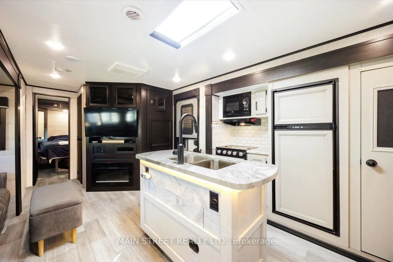 Additional image 6 of 15 Hawaiian Circle