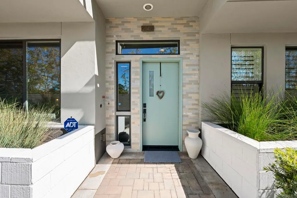 Additional image 3 of 2563 State Street, Carlsbad, CA 92008