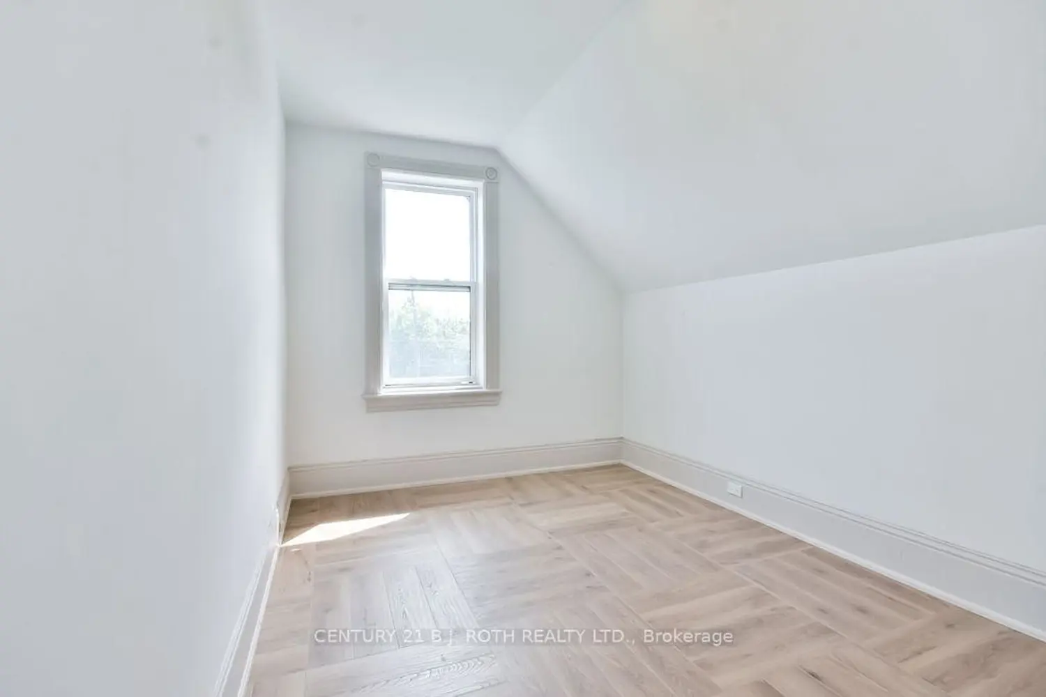 Additional image 18 of 1998 Old Barrie Road