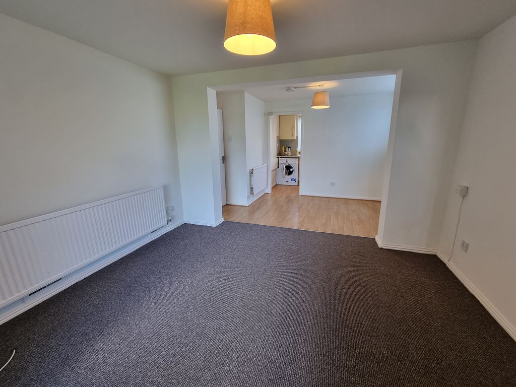 Additional image 7 of 2 bed flat to rentSalisbury Close, Penarth CF64