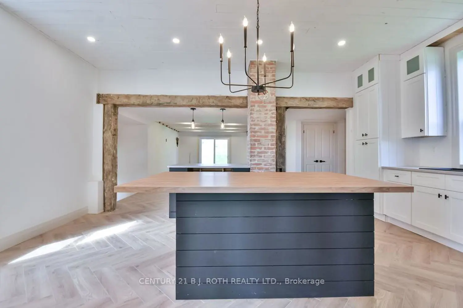 Additional image 11 of 1998 Old Barrie Road