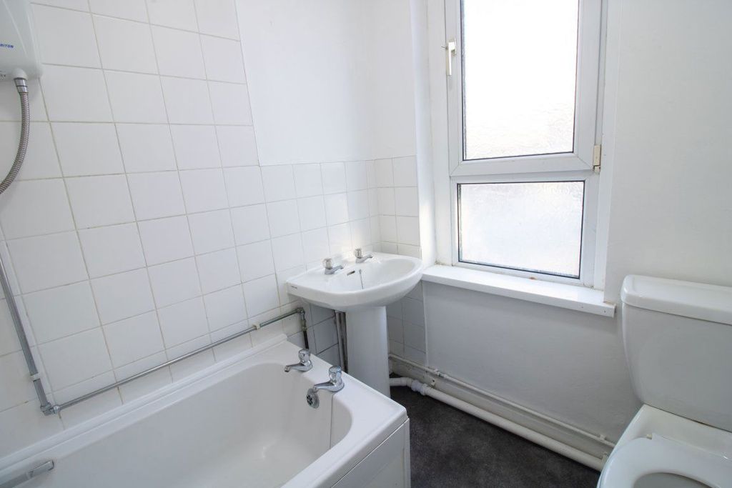 Additional image 3 of 2 bed flat to rentFff 19 Bridge Street, Abercarn NP11