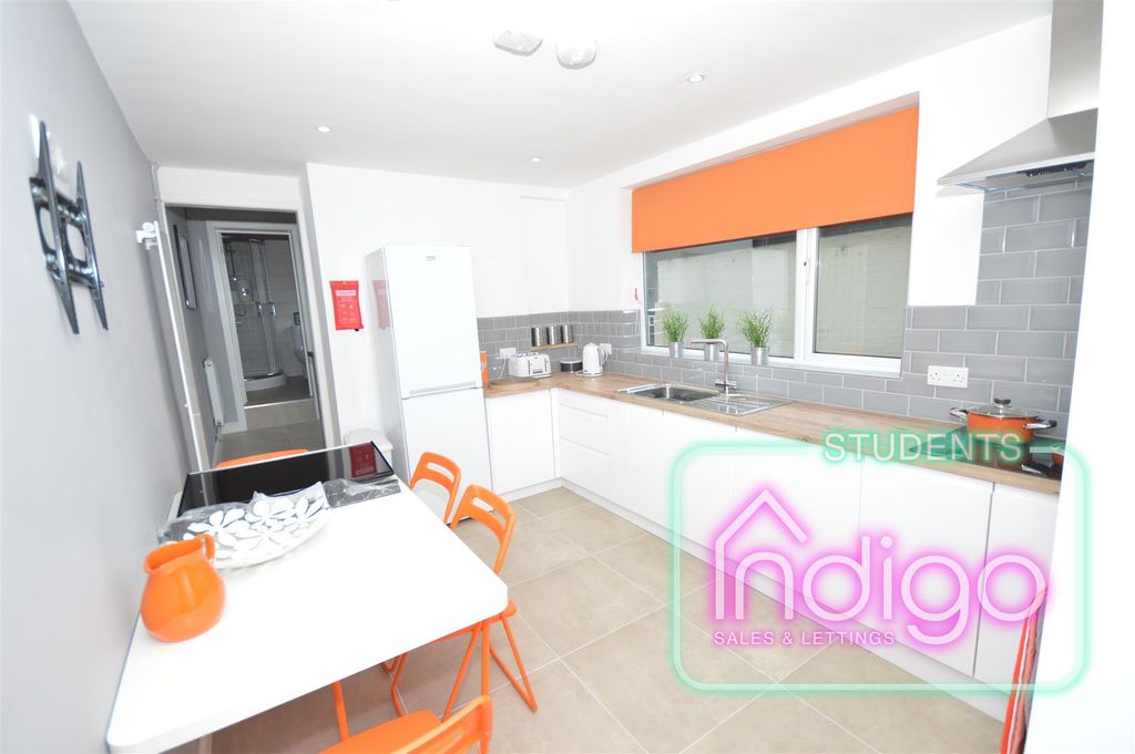 Additional image 2 of 5 bed shared accommodation to rentHill Street, Newcastle ST5