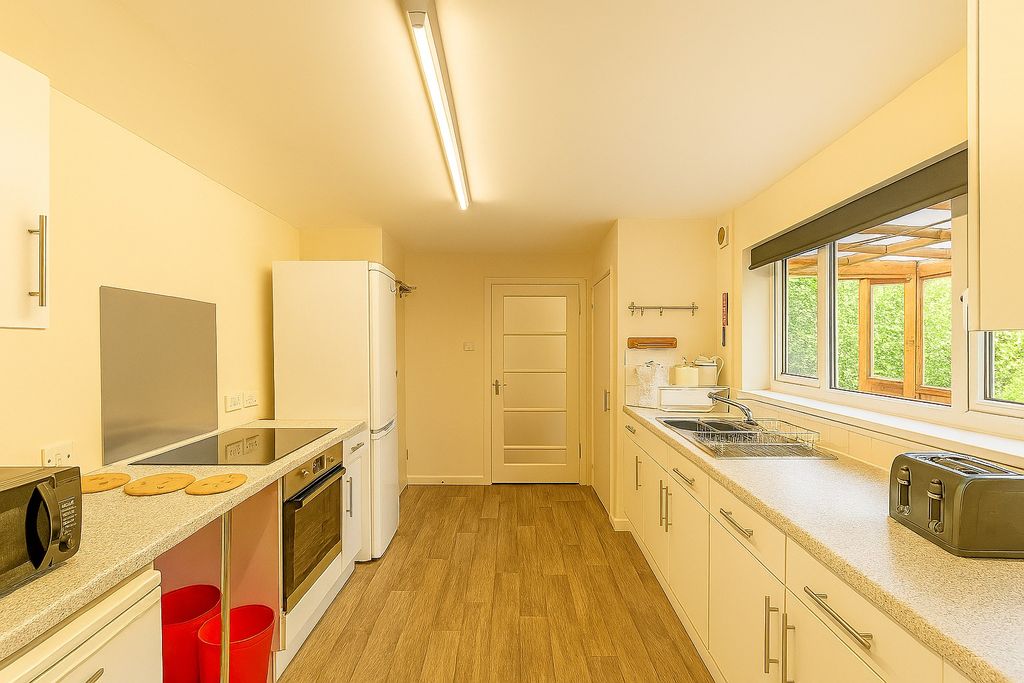 Additional image 3 of 5 bed property to rentUpton Road, Chichester PO19