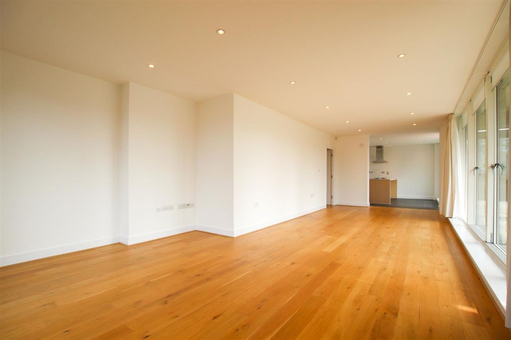 Additional image 9 of 2 bed flat to rentThe Copper Building, Kingfisher Way, Cambridge CB2
