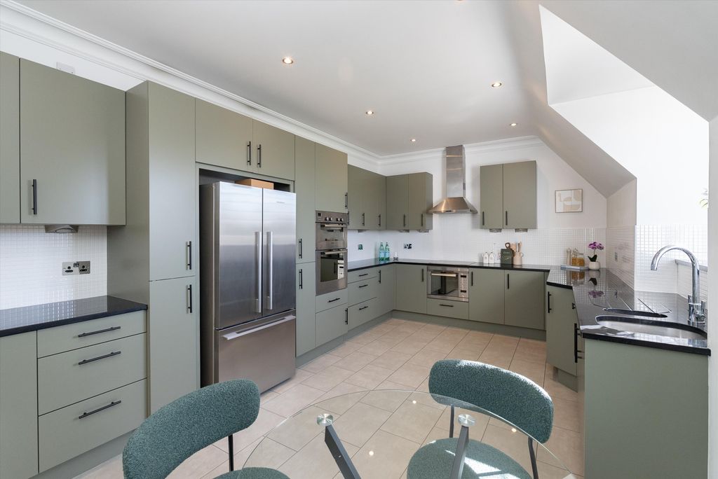 Additional image 3 of 3 bed flat to rentOckham Lane, Cobham, Surrey KT11