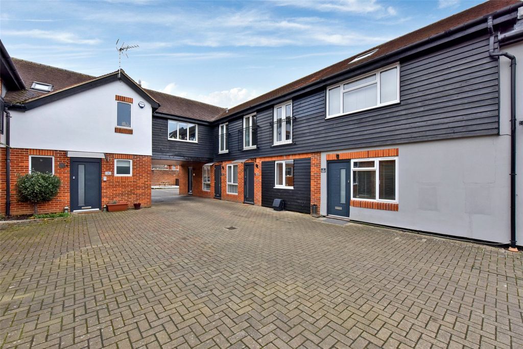 Additional image 8 of 2 bed flat to rentBeech House, 27 Little Marlow Road, Marlow, Buckinghamshire SL7