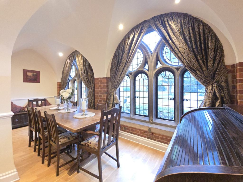 Additional image 6 of 2 bed flat to rentConvent Court, Windsor SL4