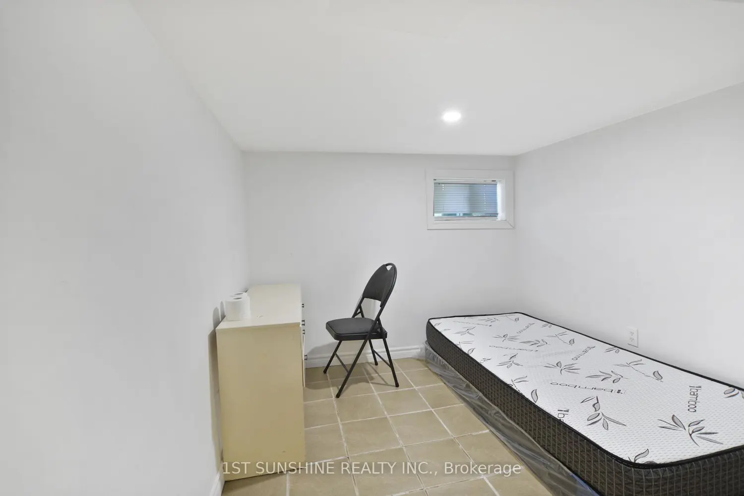 Additional image 11 of 61 Broadway Avenue