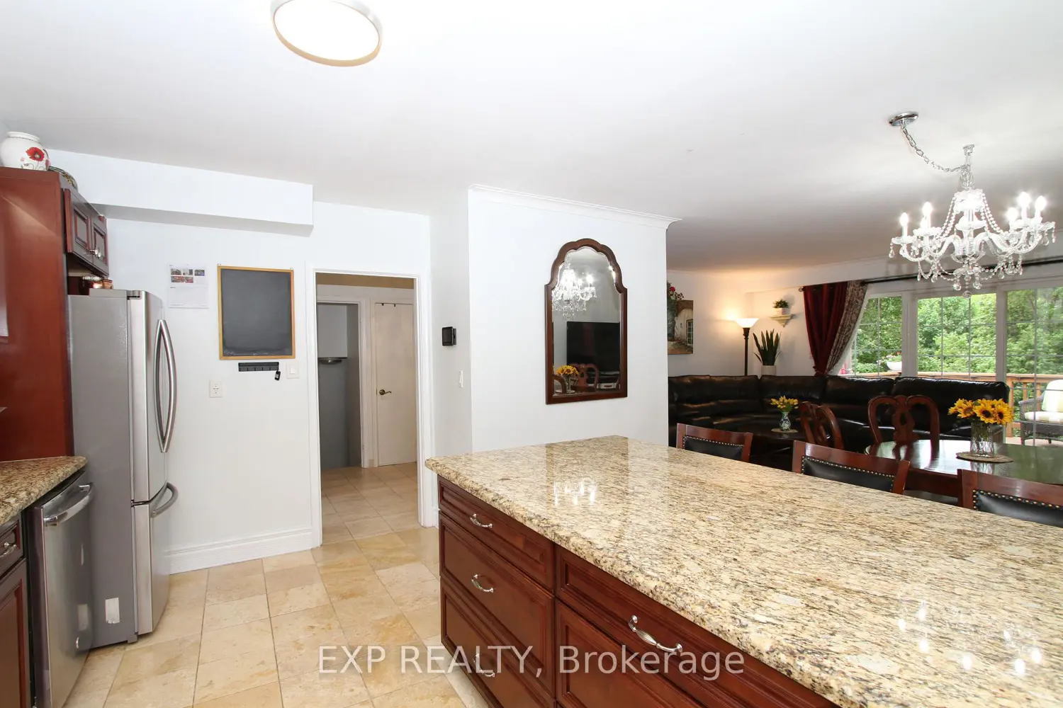 77 Letchworth Crescent photo 4