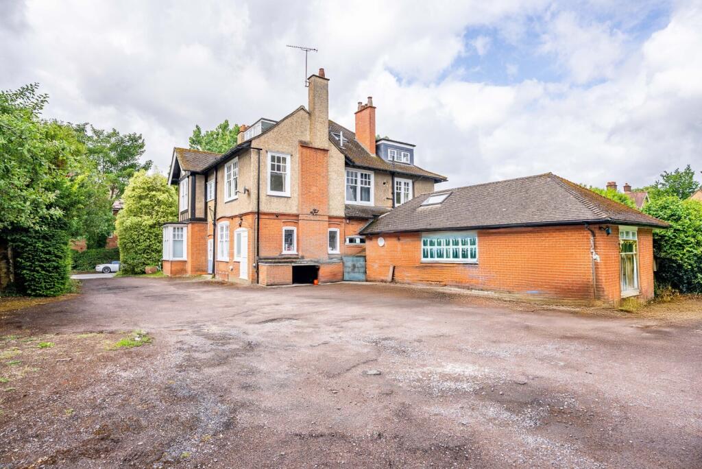 Additional image 11 of Hall Place Gardens, St Albans, Herts, AL1