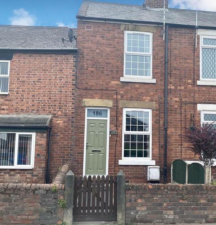 2 bed terraced house to rentChester Road, Oakenholt CH6