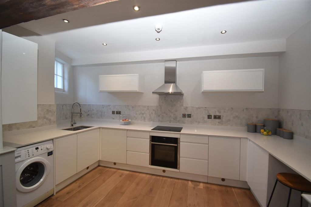 Additional image 7 of 2 bed flat to rentClarendon Crescent, Leamington Spa CV32