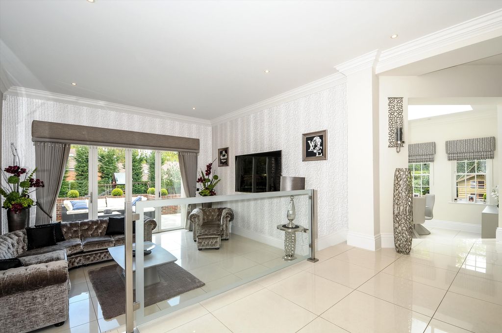 Additional image 6 of 5 bed detached house to rentBrockenhurst Road, Ascot, Berkshire SL5