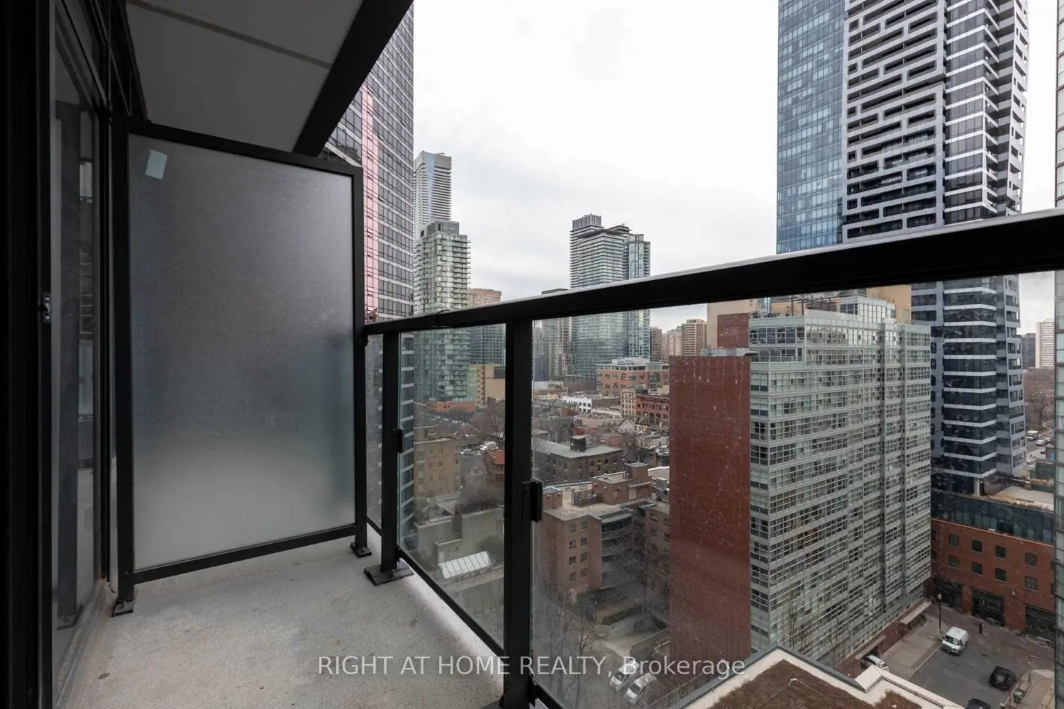 Additional image 13 of 955 Bay Street 1518