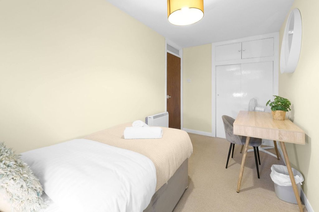 Additional image 25 of 2 bed flat to rentWokingham Road, Binfield, Bracknell RG42